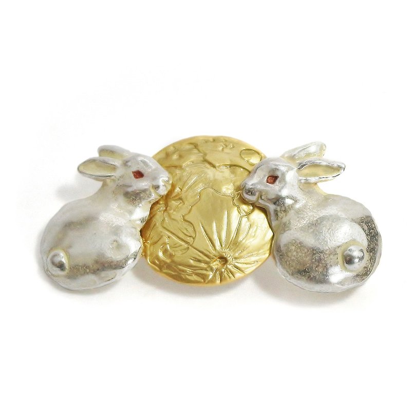 Moon&Rabbits Brooch お月見ブローチPB104 - 胸針/心口針 - 其他金屬 金色