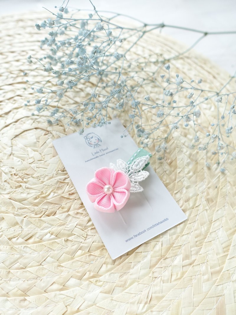 Children's headwear. Japanese style flower hair clip / bangs clip hair ornament (pink) - เครื่องประดับผม - วัสดุอื่นๆ หลากหลายสี