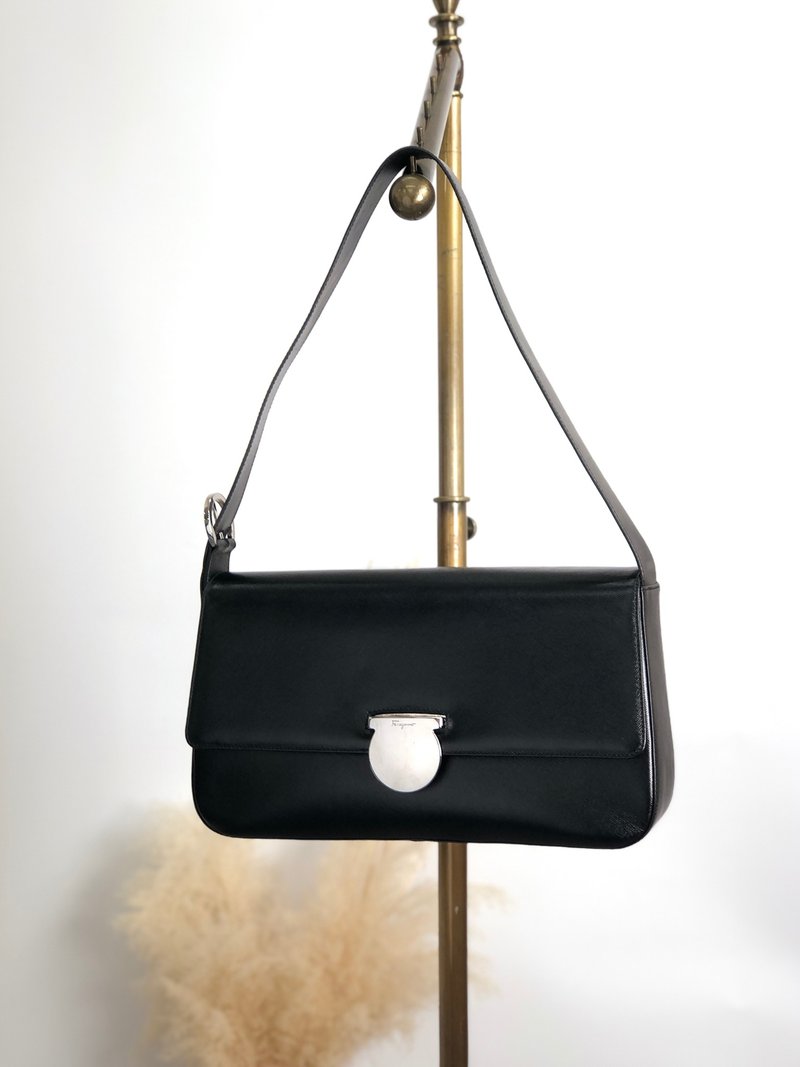 【 日本直送　名牌中古包 】Salvatore Ferragamo ショルダーバッグ ブラック ガンチーニ レザー ワンショルダーバッグ 2i8nwv - 側背包/斜背包 - 真皮 黑色
