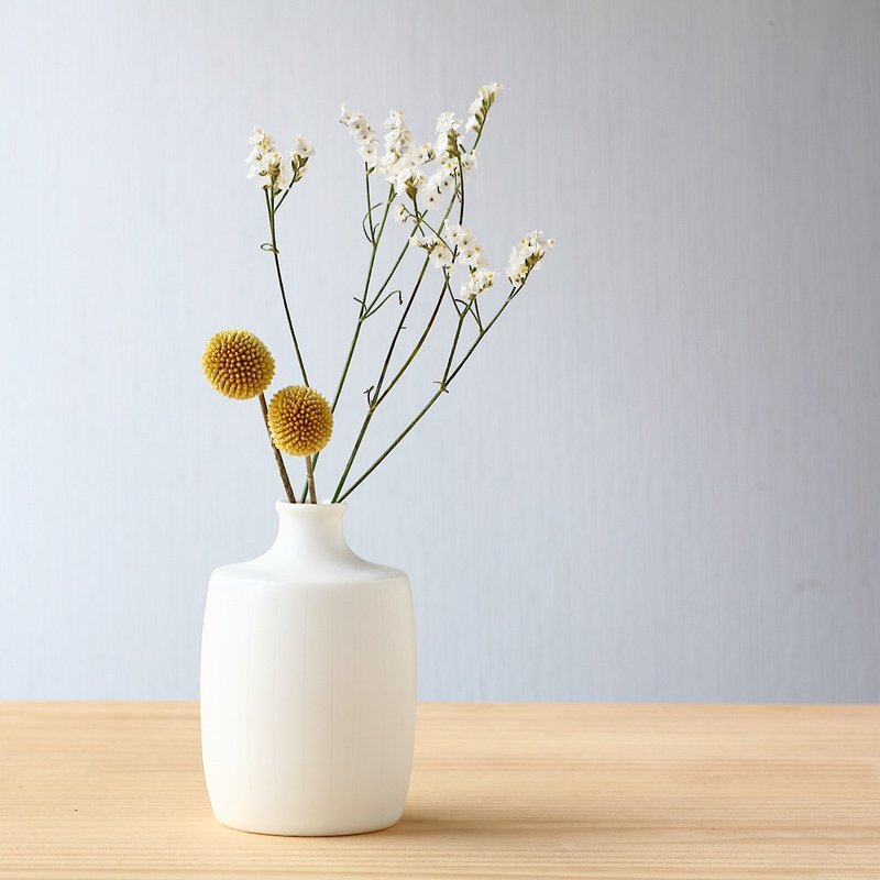 白い磁器の一輪挿し - 花瓶 - 瓷 白色