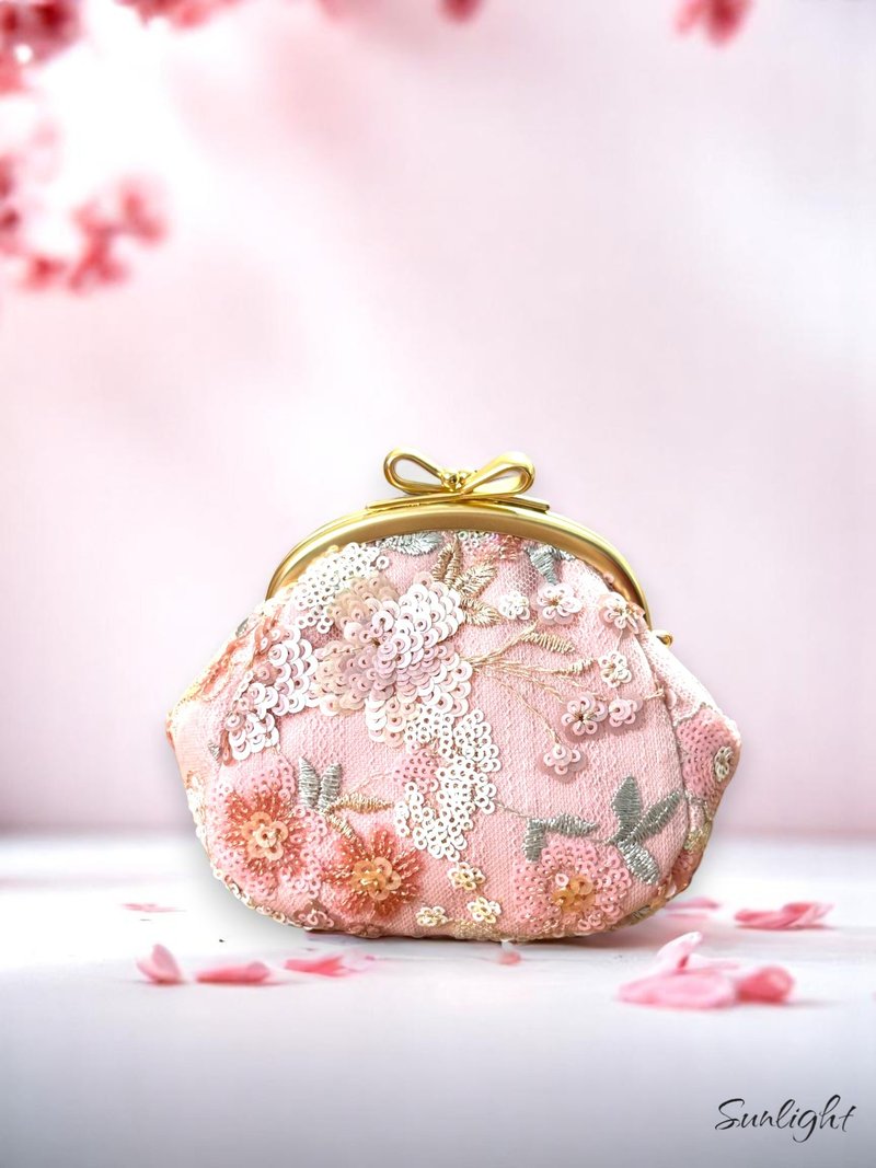日光小巷手做 氣質刺繡亮片質感網紗蝴蝶結口金包 - 零錢包/小錢包 - 棉．麻 