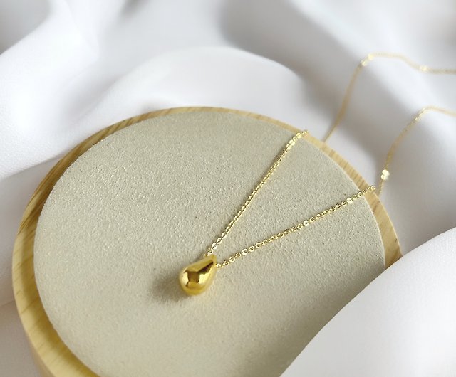 Adjustable from 40cm to 45 cm Delicate celestial gold coin necklace Perfect gift for her