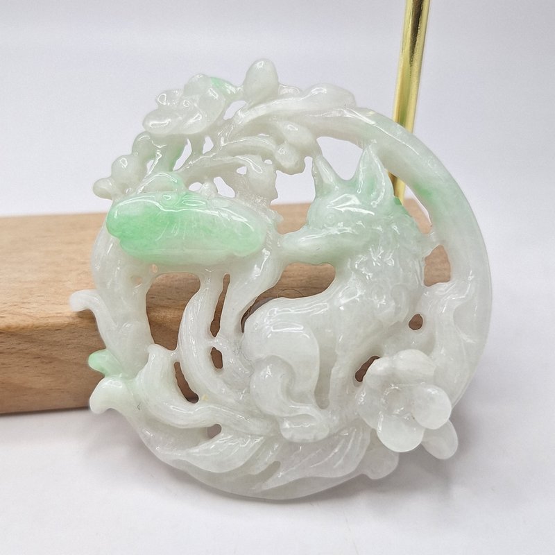 Warm white background green flower hand-carved nine-tailed fox round pendant | natural Burmese jade A grade jadeite - Necklaces - Jade 