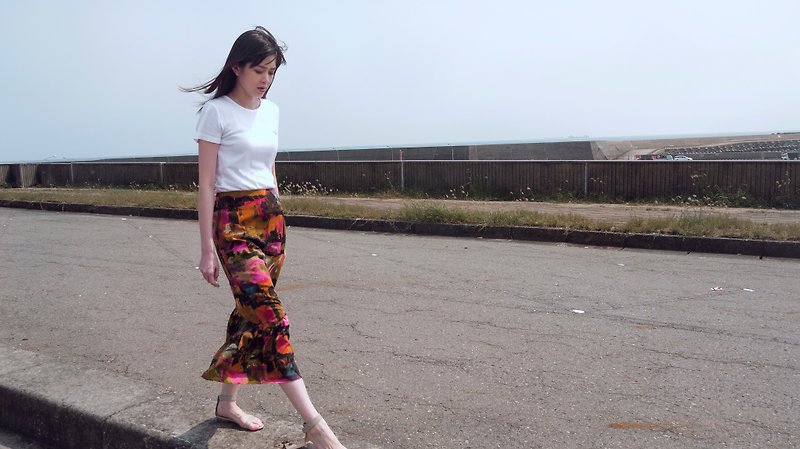 Gigi Wavy Ruffle Skirt - กระโปรง - เส้นใยสังเคราะห์ หลากหลายสี