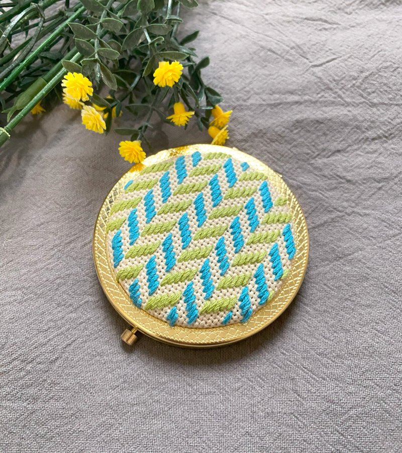 Kogin Embroidery Mirror Blue Green - อุปกรณ์แต่งหน้า/กระจก/หวี - งานปัก สีน้ำเงิน