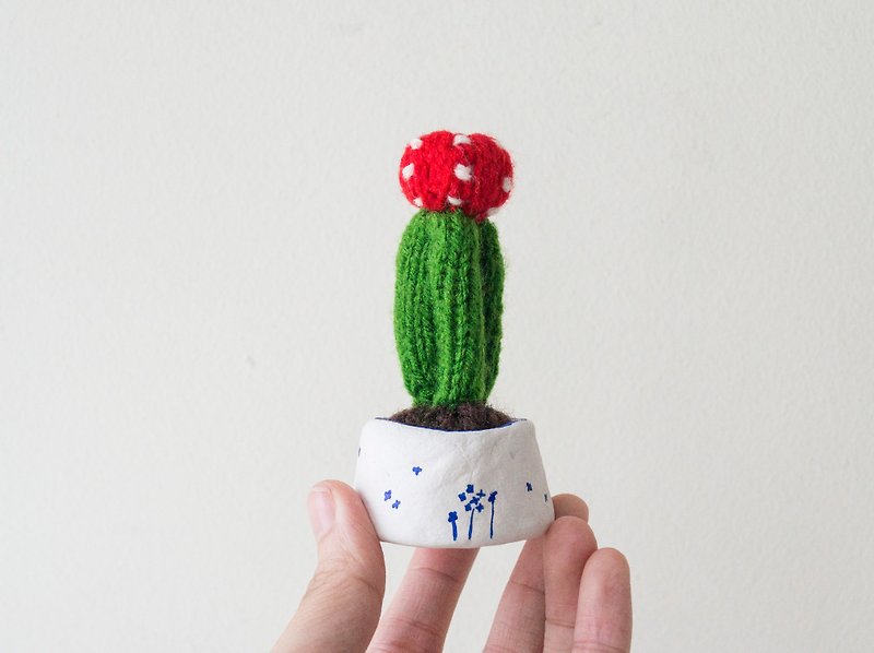 Miniature Knitted Cacti - home decor - ของวางตกแต่ง - วัสดุอื่นๆ สีเขียว