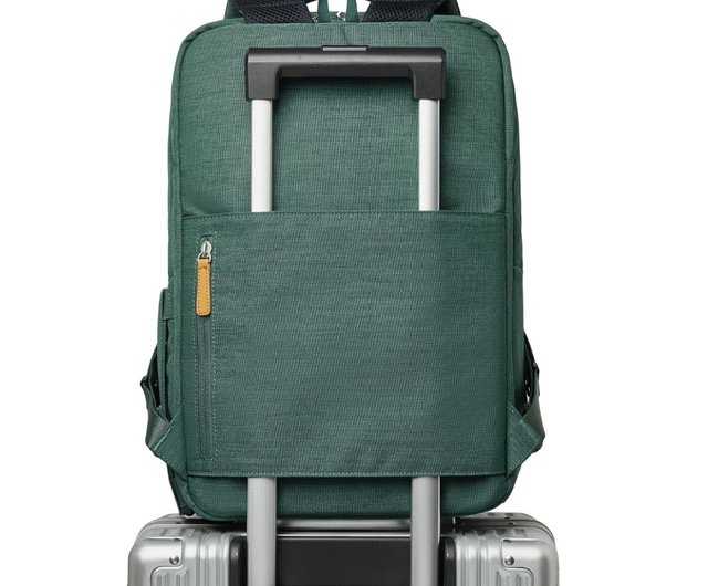 Siena Pro 15 スマート バックパック - 通勤や旅行用の USB 充電