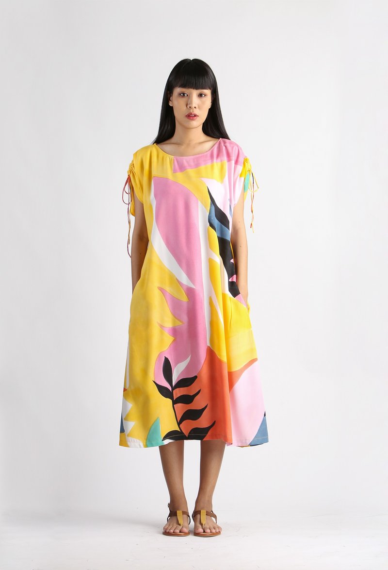 Short Dress Cotton Rayon Hand Painted for Summer resort vaca - 洋裝/連身裙 - 棉．麻 黃色