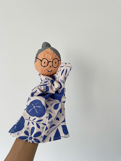 赤ずきんちゃんのおばあちゃん張り子の彫刻ハンドパペット - ショップ