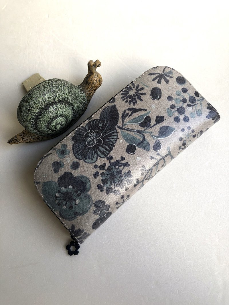 Japanese tarpaulin [sprinkled ink flowers and plants]-long wallet/wallet/coin purse/gift - Wallets - Waterproof Material Gray