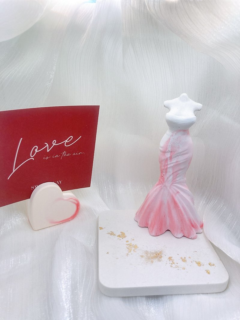 Wedding souvenir My Dream three-dimensional wedding dress diffuser Stone - Items for Display - Other Materials Multicolor