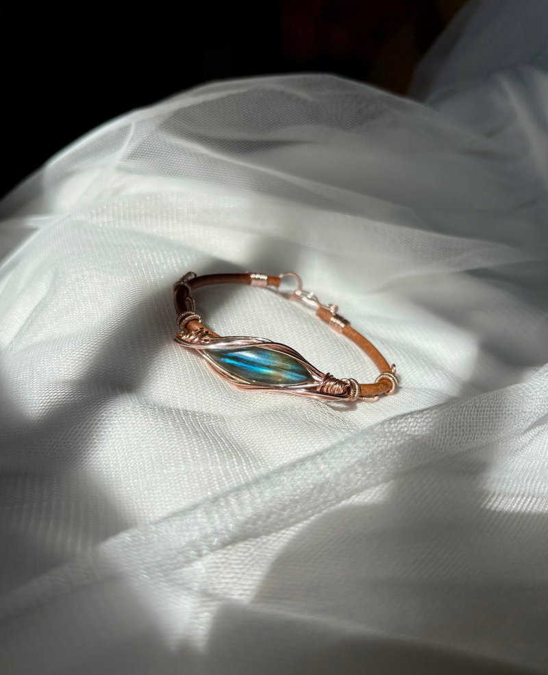 珍飾 -馬眼型拉長石金屬繞線牛皮小手鐲 - 手鍊/手環 - 水晶 