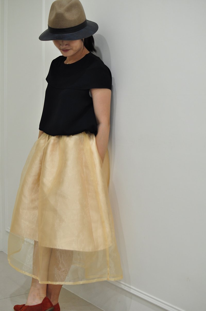 Flat 135 X Taiwan designer series French big round skirt Ugan yarn material yarn skirt - Skirts - Polyester Gold
