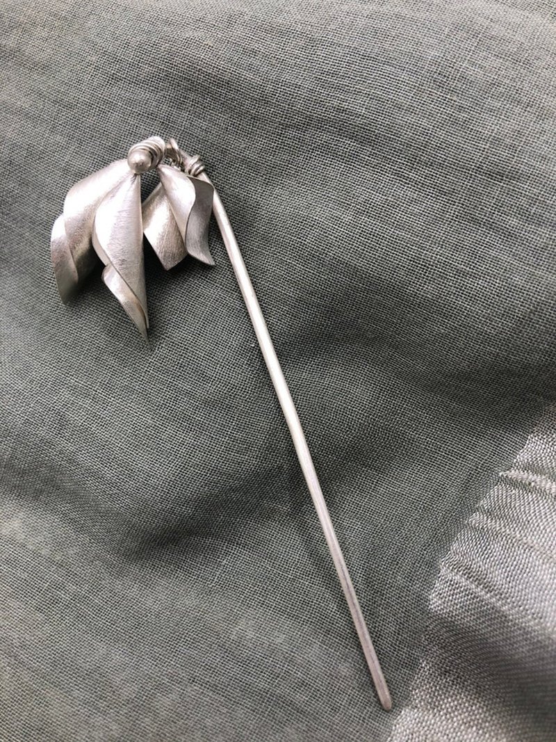Calla lily flower hairpin (HP0003) - 髮夾/髮圈 - 銀 銀色