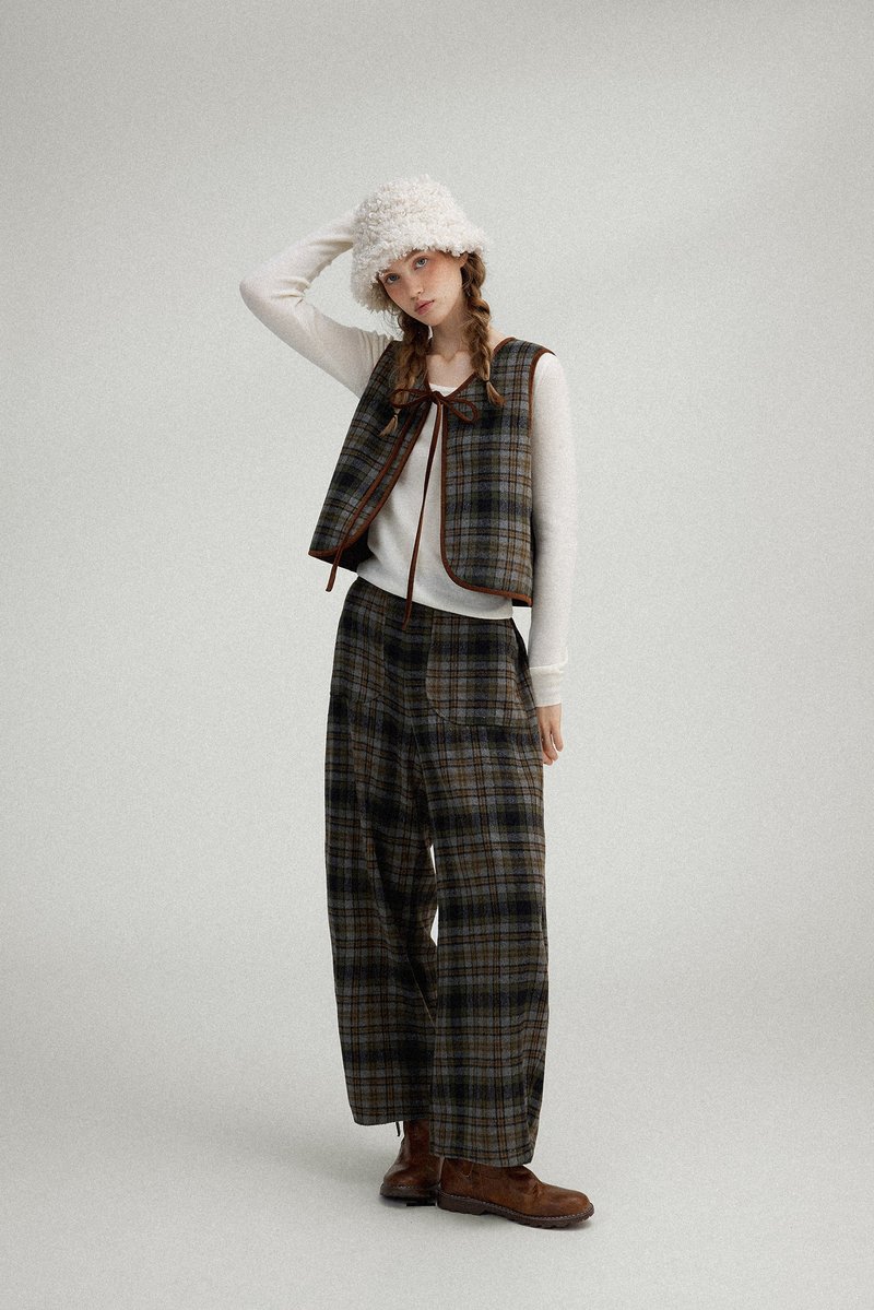 Vintage Notes Lazy Style Double-sided Vest Trousers Set - เสื้อกั๊กผู้หญิง - วัสดุอื่นๆ หลากหลายสี