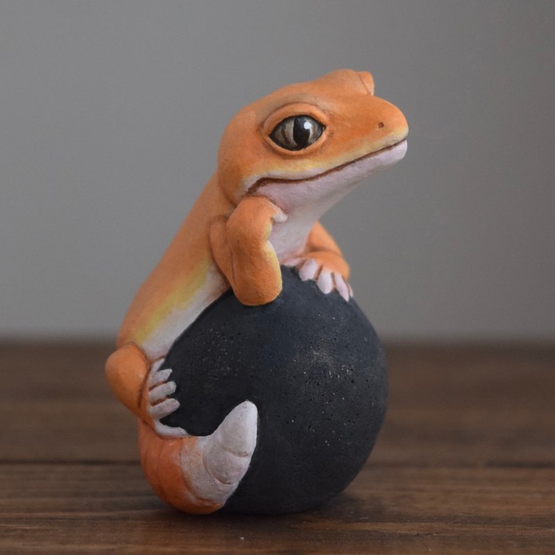石の上にもヒョウモントカゲモドキ/サングロー - 擺飾/家飾品 - 其他材質 橘色