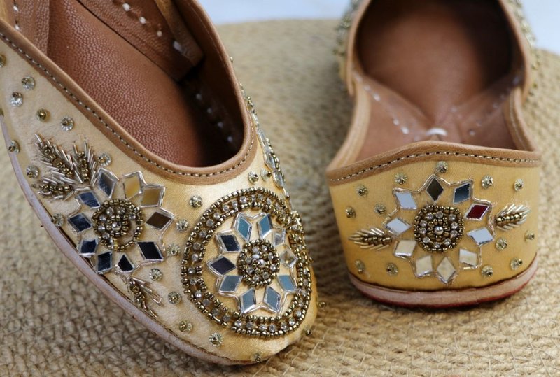 Yellow Fairy Indian Retro Yellow Fairy I Yellow Bottom Lens Handmade Leather Flat Beaded Shoes - อื่นๆ - หนังแท้ สีเหลือง