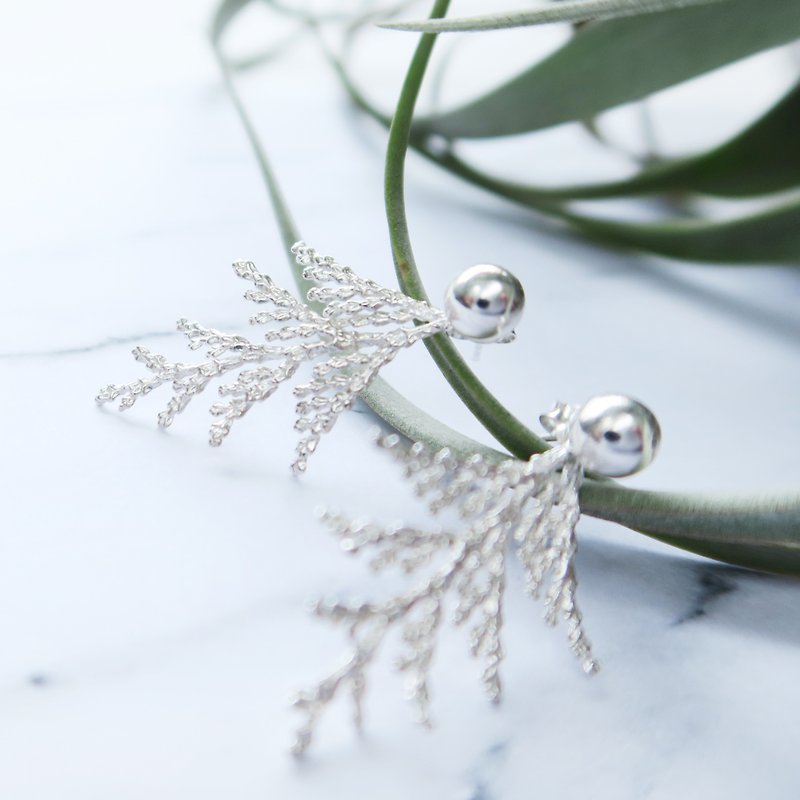 A pair of forest style 925 sterling silver snow cypress earrings with free gift packaging - ต่างหู - เงินแท้ ขาว