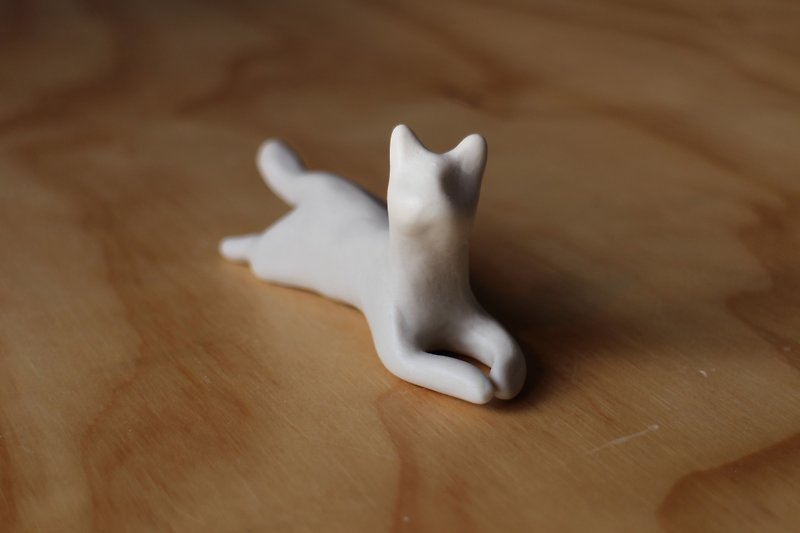 找找貓(幫您繪製家中的貓貓斑紋)-趴坐貓貓 - 花瓶/花器 - 瓷 白色