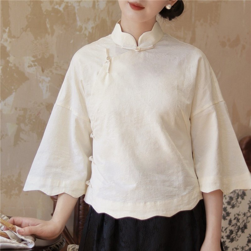 米白色全開襟少女日常新中式花瓣上衣 萊賽爾面料暗紋 可搭裙子 - 女上衣/長袖上衣 - 棉．麻 白色