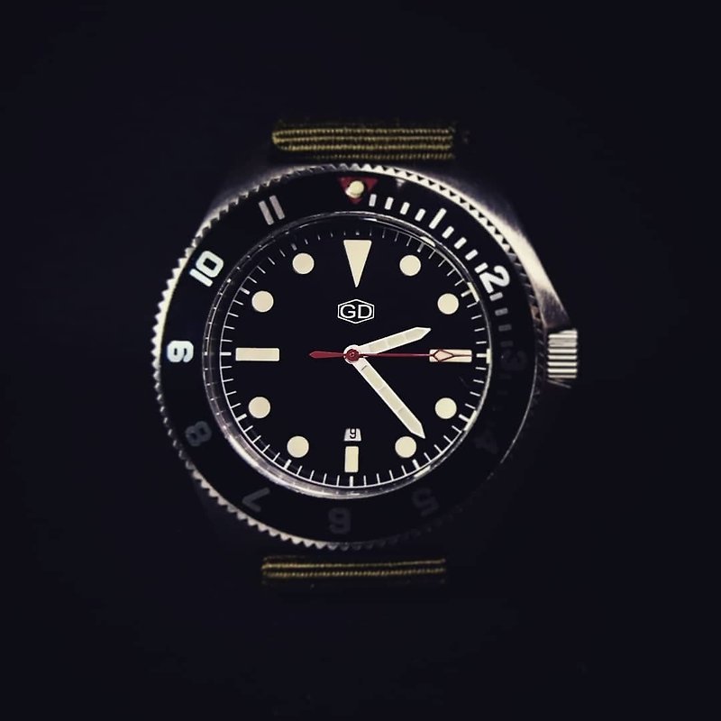 米国のレトロ軍事腕時計 - 米国のベトナム戦争レプリカ軍事腕時計 - 公共奉仕品（シルバー） - その他 - 金属 シルバー
