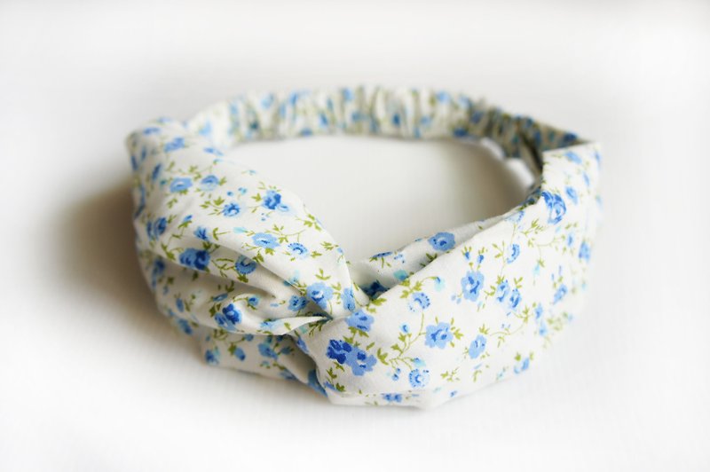 Small floral on white / handmade elastic headband