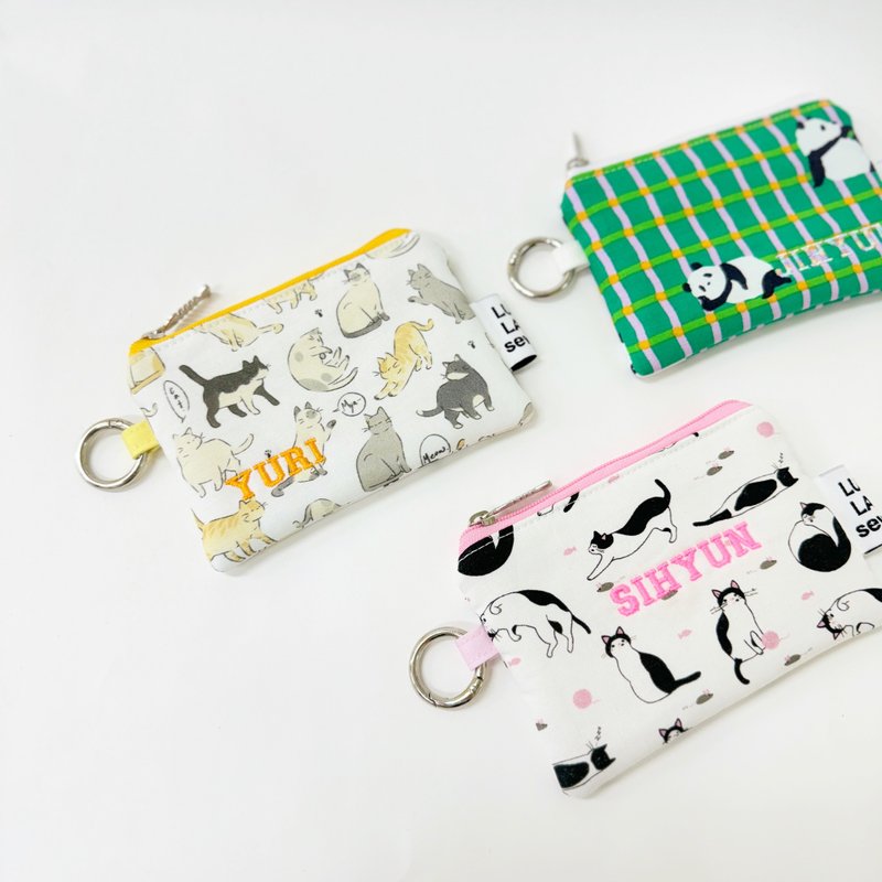 your name Embroidery Coin purses - กระเป๋าใส่เหรียญ - ผ้าฝ้าย/ผ้าลินิน หลากหลายสี