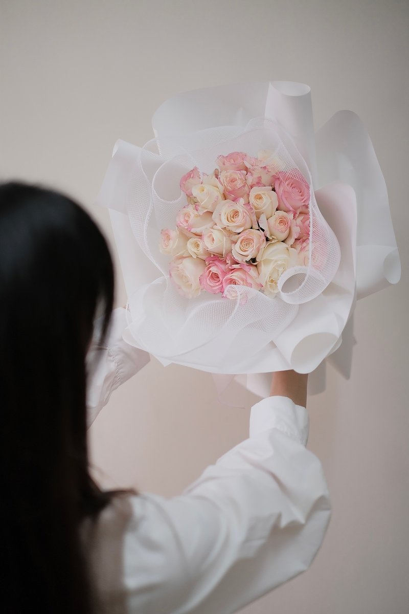 白色情人節 玫瑰花束  韓式花束  生日花束 女友禮物 求婚花束 - 盆栽/植栽 - 植物．花 粉紅色