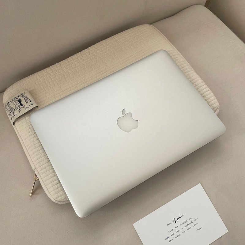 Quilted Laptop Pouch (Vanilla) - 電腦包/筆電包 - 棉．麻 白色