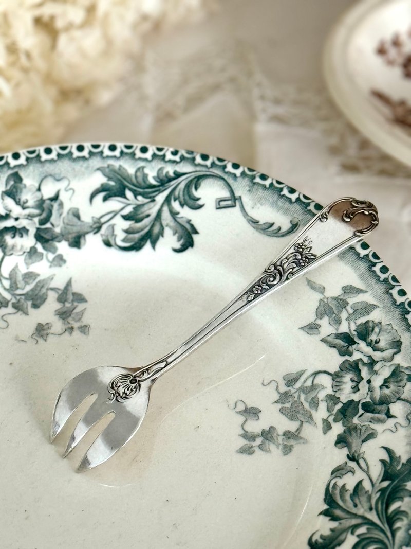 40572-Beautiful French antique silver-plated oyster fork - ช้อนส้อม - เงิน 