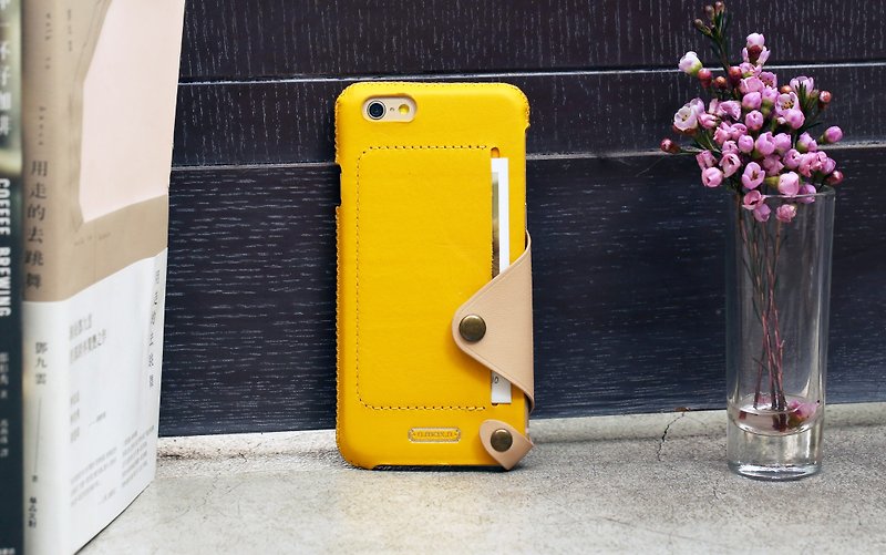 iPhone 6/6S / 4.7吋 經典系列極簡款側入手機皮套- 鵝黃 - 手機殼/手機套 - 真皮 黃色