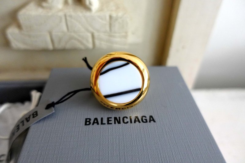 全新未使用Balenciaga鍍真金圓型雲石戒指 名牌正版精品新品型格 - 戒指 - 銅/黃銅 多色