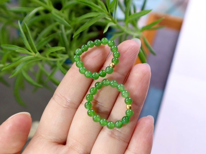 Natural raw apple green jasper beaded ring. - สร้อยข้อมือ - หยก สีเขียว