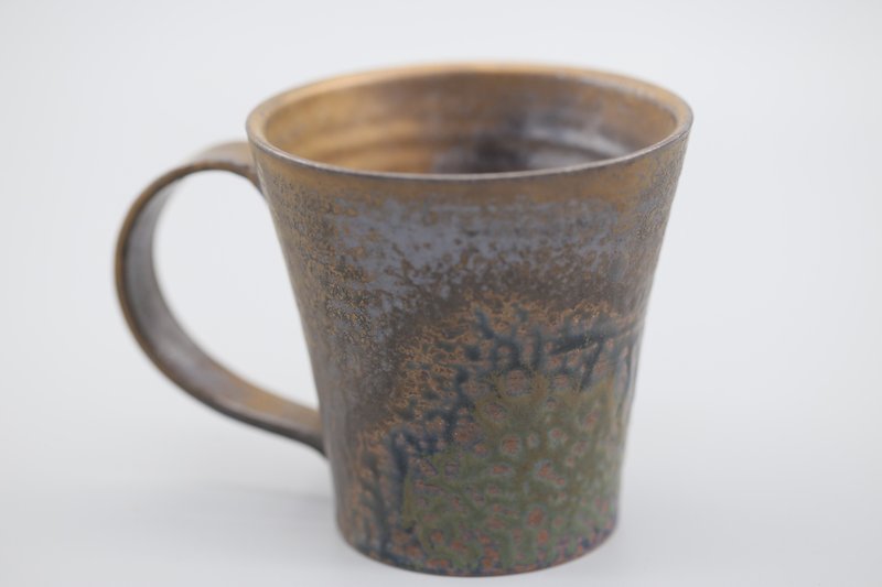 Black gold flow glaze coffee cup - Mugs - Pottery Brown