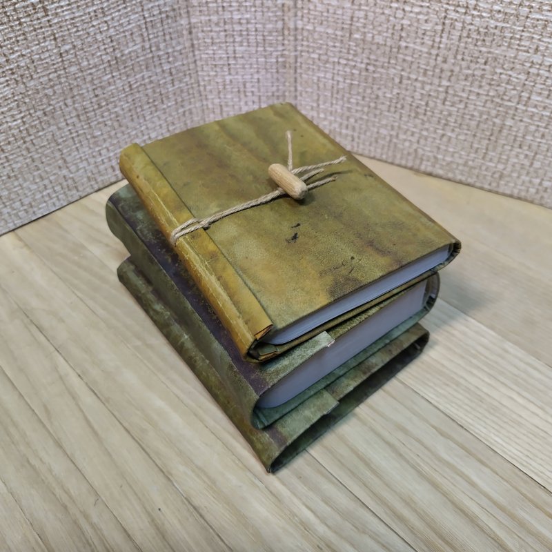 Photocopies of Leonardo da Vinci's notebooks, also known as the Codex Forster. - 相簿/相本 - 紙 咖啡色