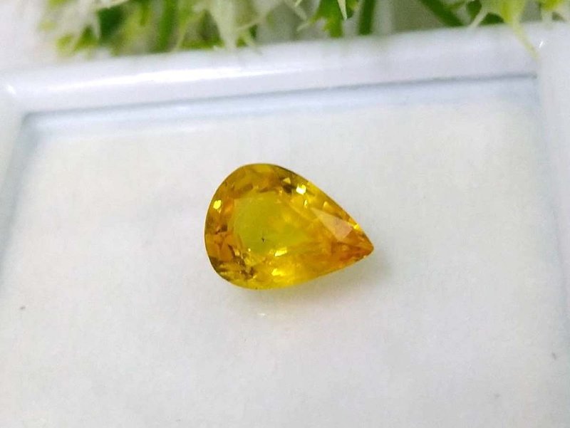 9 x 7 mm ฺ Genuine yellow sapphire - 其他 - 半寶石 綠色