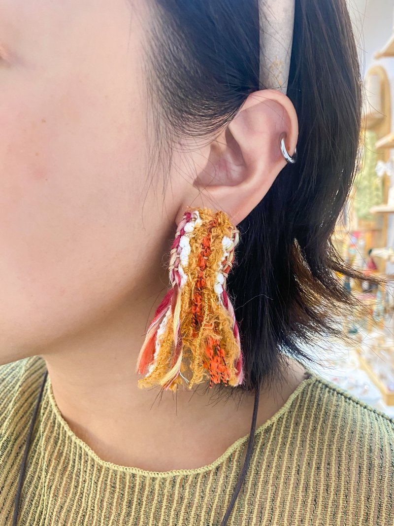 Physical | Taipei | Handmade woven earrings | Weaving Earrings - Knitting / Felted Wool / Cloth - Cotton & Hemp 