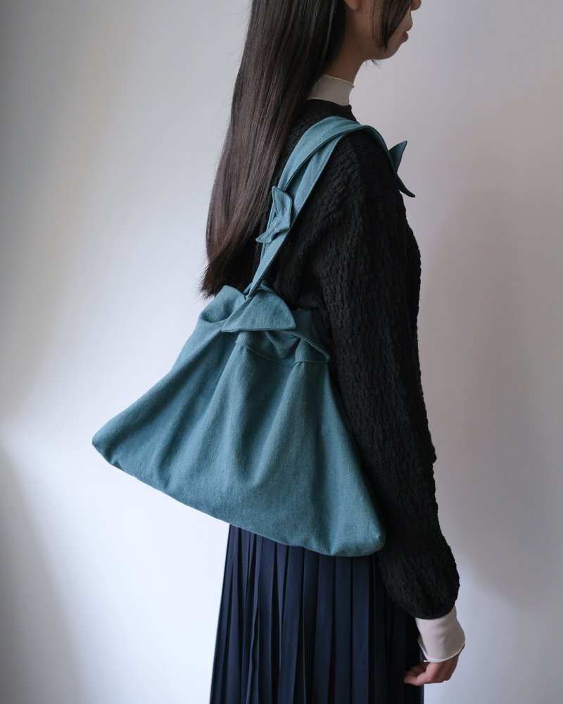 Linen and linen tote bag-Dream at dawn 01 - กระเป๋าแมสเซนเจอร์ - ผ้าฝ้าย/ผ้าลินิน สีน้ำเงิน