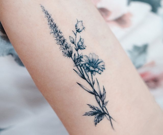 30 Simple Lavender Flower Tattoo Ideas for Women
