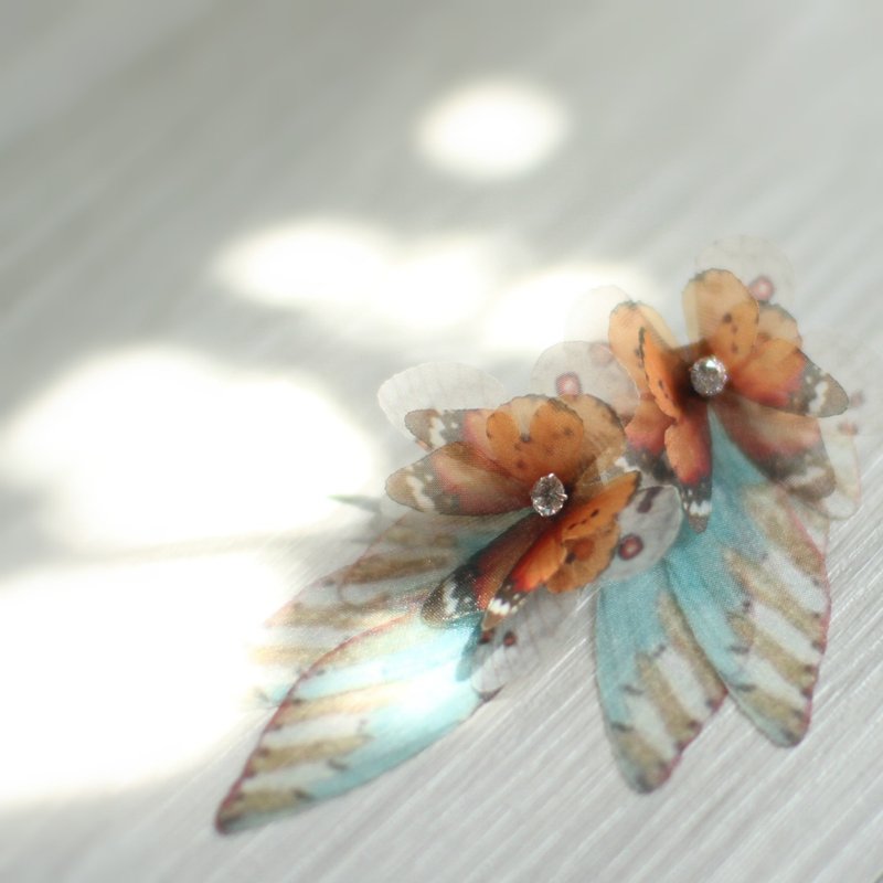 蝴蝶薄紗耳環一對&水鑽925銀耳針式 pierced or clip-on earring - 耳環/耳夾/耳骨夾 - 絲．絹 橘色
