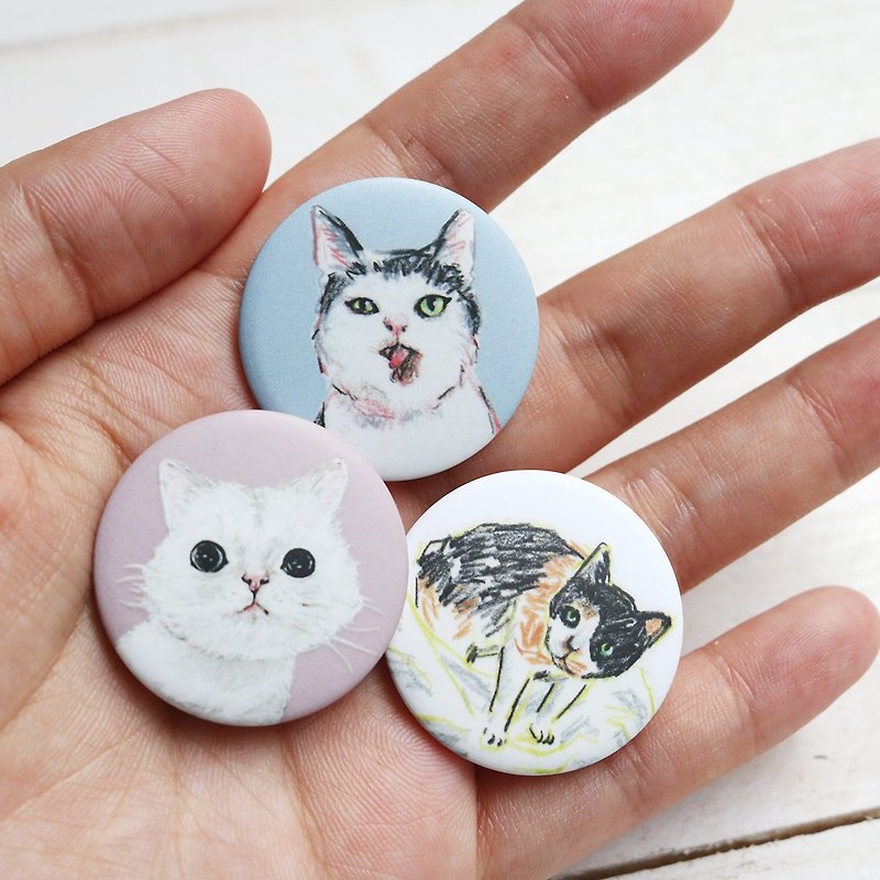 cat badge ( 3 into ) - Brooches - Plastic 