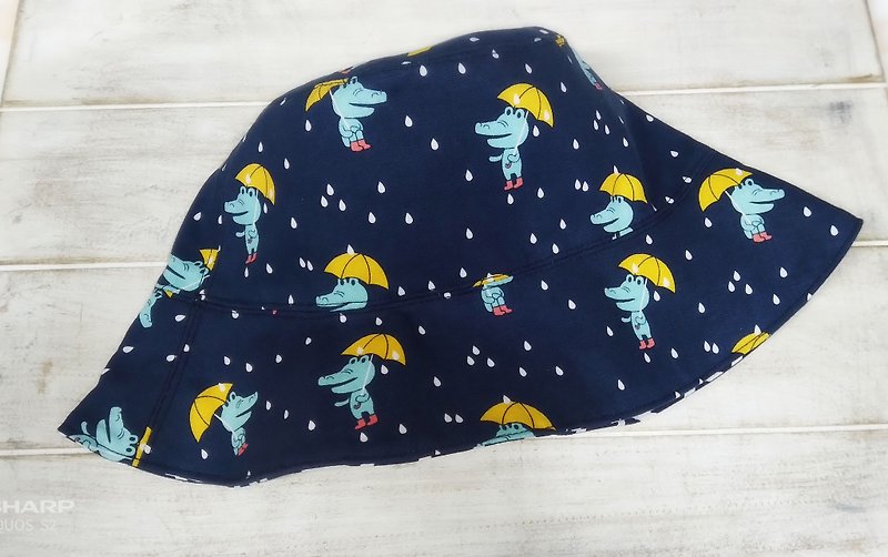 Dark blue cute raindrops crocodile umbrella blue bottom yellow grid double-sided fisherman hat sunhat - หมวก - ผ้าฝ้าย/ผ้าลินิน สีน้ำเงิน