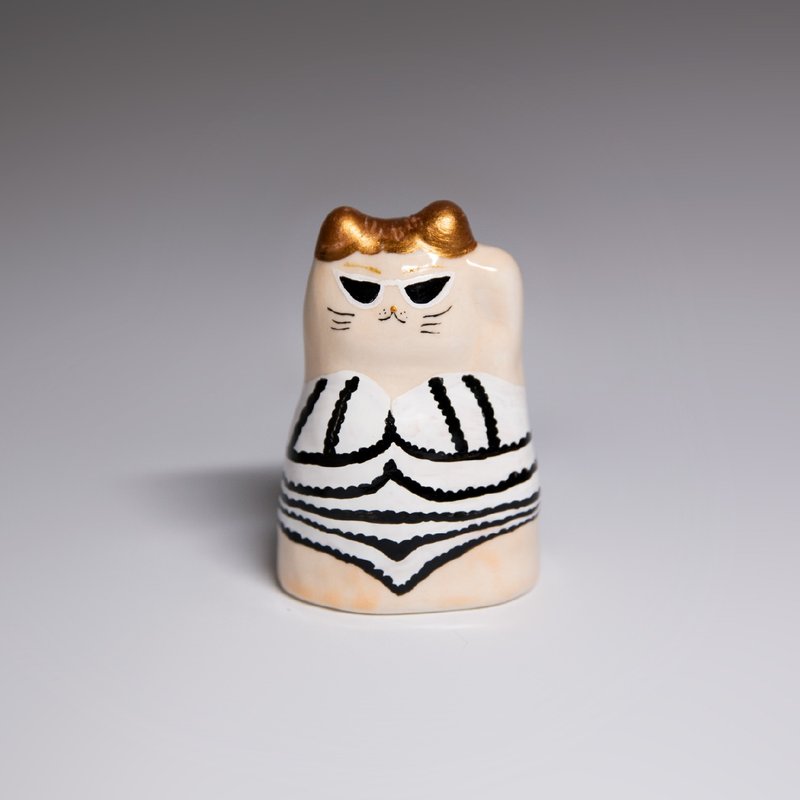 街頭開運招財貓-泳衣女_線條 - 擺飾/家飾品 - 陶 白色