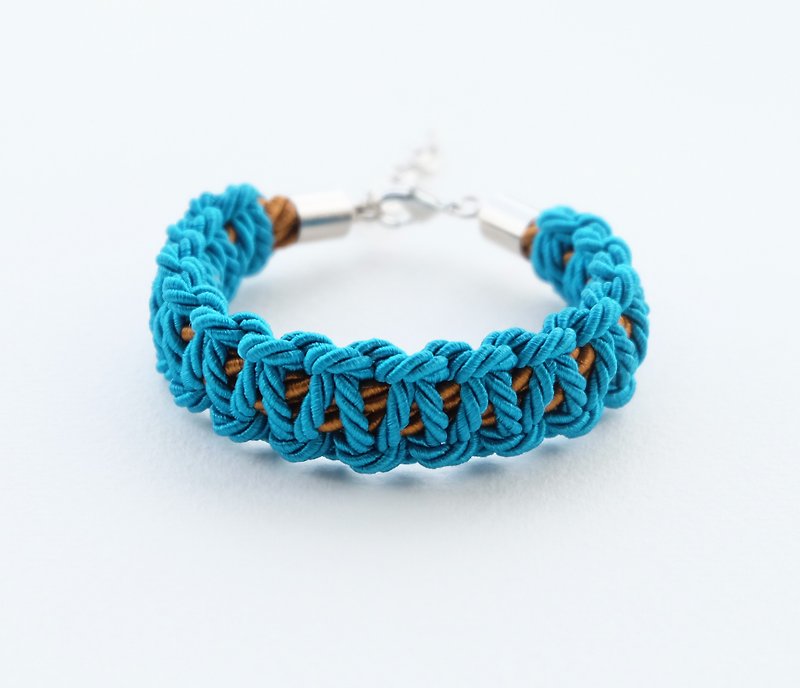 Peacock blue / Chocolate brown macrame bracelet  - 手鍊/手環 - 聚酯纖維 藍色