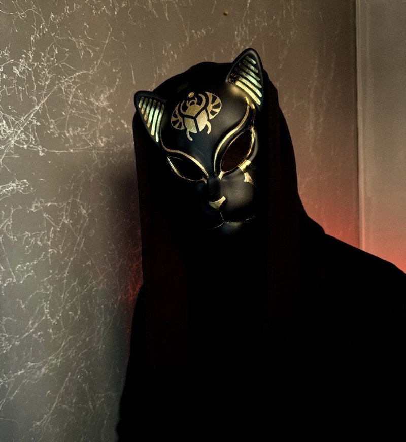 Japanese Kitsune mask for anime cosplay, Black & Gold Cat Mask, Egyptian Bastet - 口罩/口罩收納套 - 樹脂 黑色