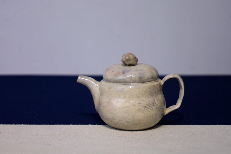 Tipsy series teapot - Teapots & Teacups - Pottery 