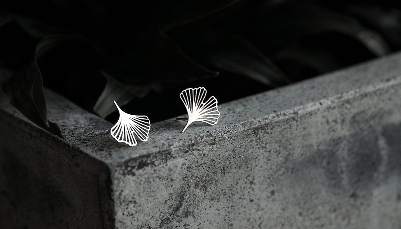 銀杏耳環XS Ginkgo Earrings - 耳環/耳夾 - 其他金屬 銀色