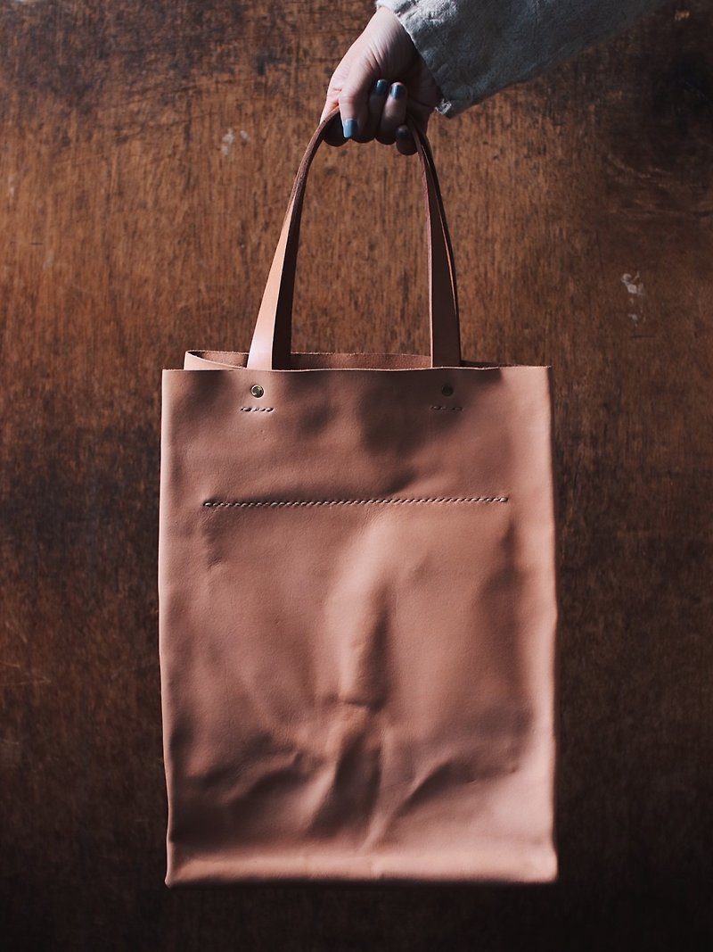 Forest canned vegetable tanned leather series portable wide-bottomed book bag / brown - กระเป๋าถือ - หนังเทียม สีกากี