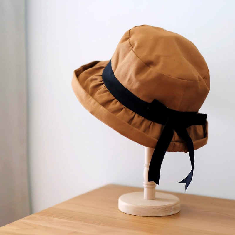 Japanese curled fisherman hat/caramel coffee - Hats & Caps - Cotton & Hemp Brown