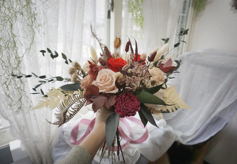 Bridal bouquet dry flower bouquet vintage bouquet - ช่อดอกไม้แห้ง - พืช/ดอกไม้ สีแดง